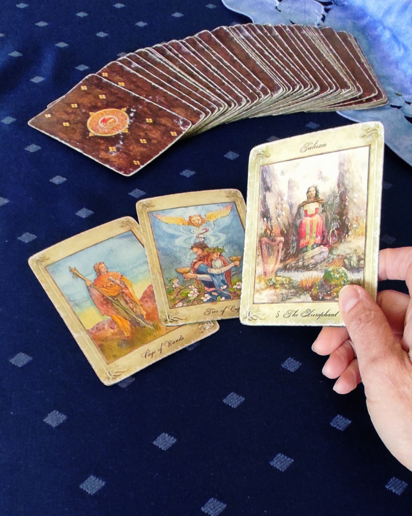Výklad tarotu – když hledáte cestu, odpovědi a směr