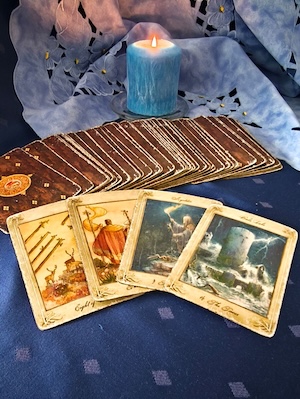 Výklad tarotu na duben 2026